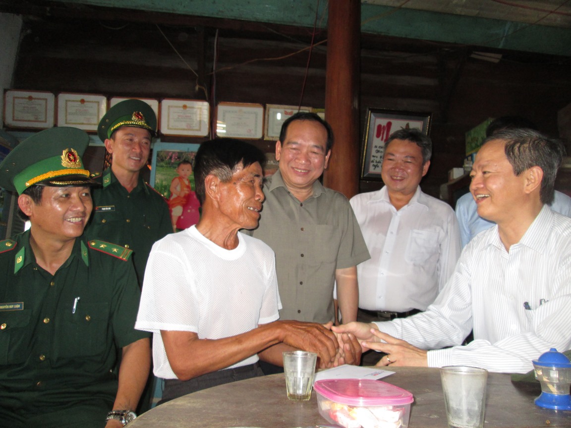 Đầu tư 51 tỉ đồng cho 200 hộ dân có điện
