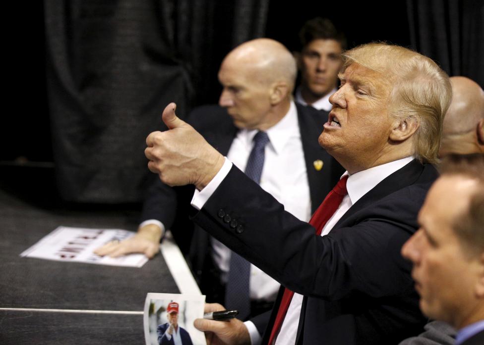 Bà Clinton, ông Trump giành thêm chiến thắng
