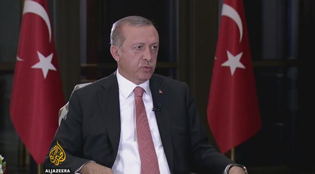 Ai là người đầu tiên báo tin đảo chính cho Tổng thống Erdogan?