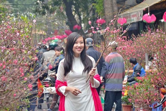 Mùng 6 Tết, Hà Nội nóng tới 31 độ C