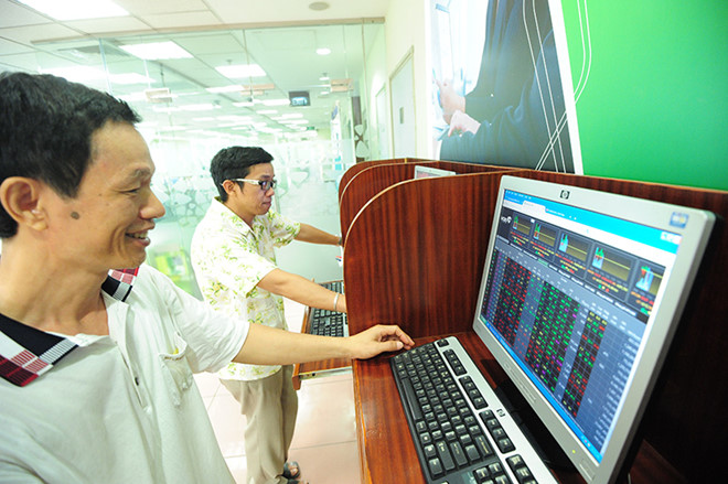 Tranh mua cuối phiên, VN-Index vượt ngưỡng 660 điểm