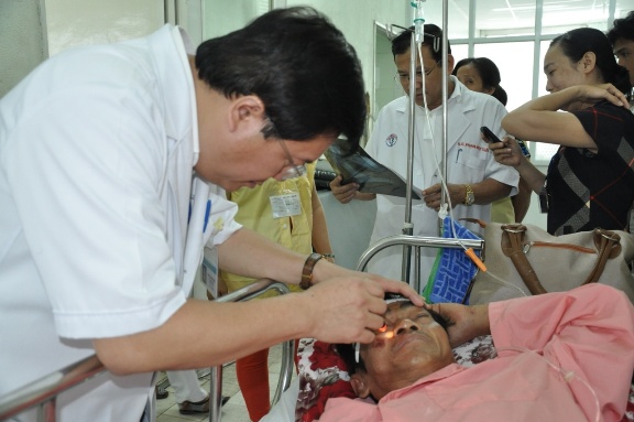 Bộ trưởng Y tế: Hỗ trợ điều trị tối đa ông Huỳnh Văn Nén