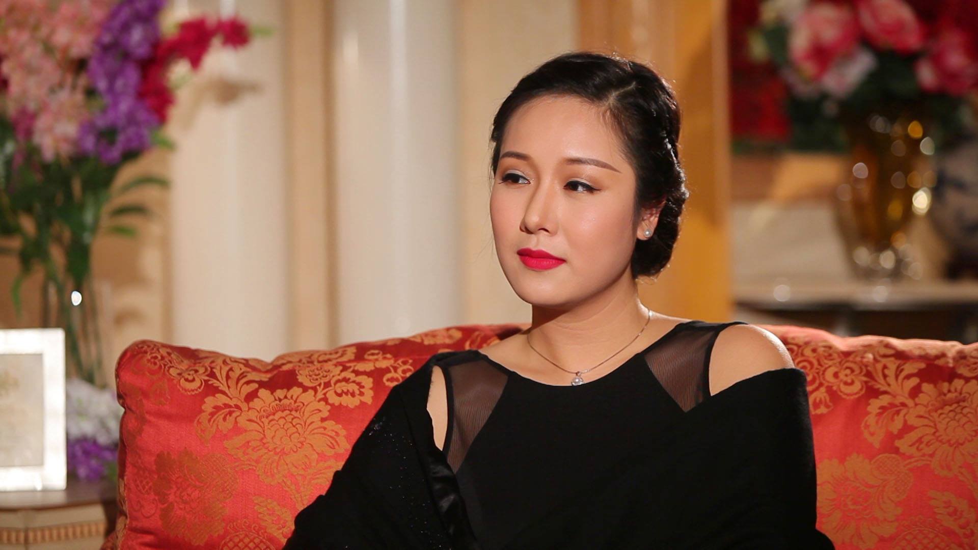 Hoa hậu Ngô Phương Lan khoe bụng bầu