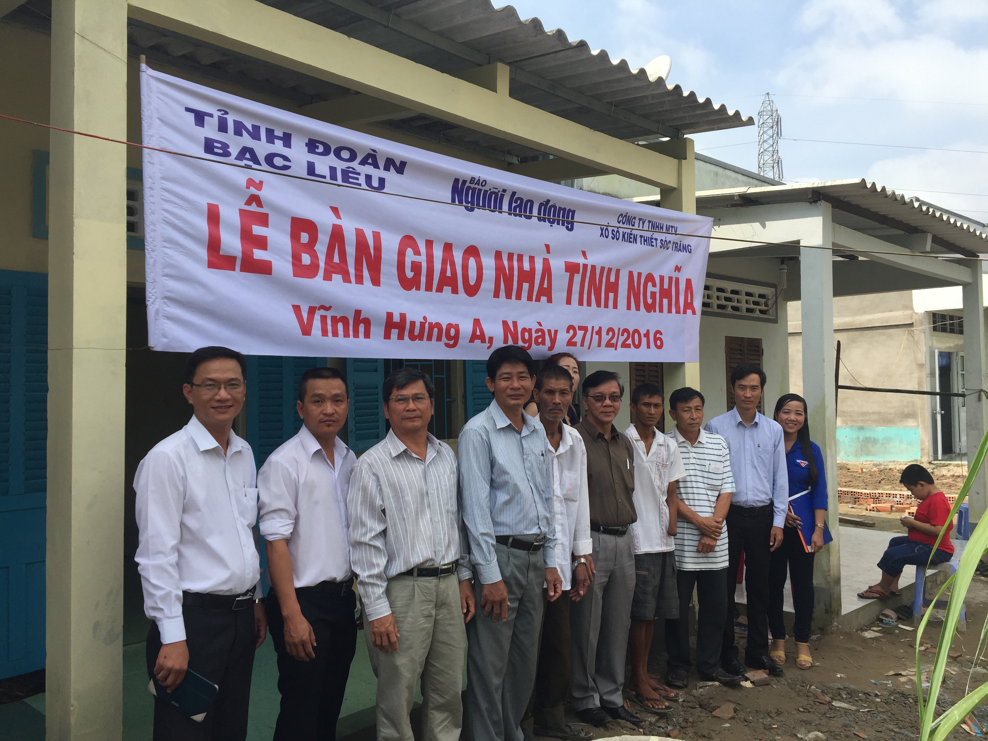 Báo Người Lao Động bàn giao nhà cho “Bé Cụt”
