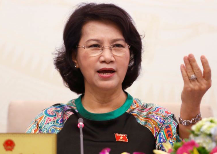 Thứ trưởng cứ về hưu là lập hội, xin tiền, xin xe, xin đủ thứ