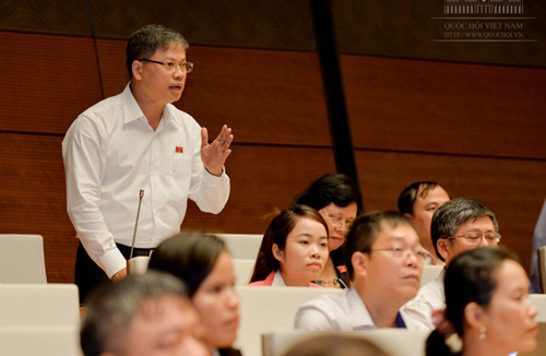 ĐB Nguyễn Sỹ Cương: “Cán bộ, công chức bây giờ có còn là công bộc của dân nữa không?” - Ảnh: Quochoi.vn