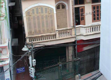 Hà Nội buộc tháo dỡ nhà 4 tầng nghiêng như.. tháp Pisa