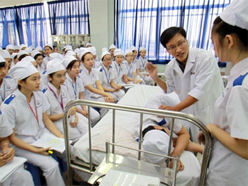 Không tuyển y sĩ sang Nhật Bản, CHLB Đức