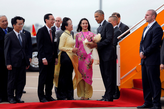 “Sự cố” thảm đỏ đón Tổng thống Obama