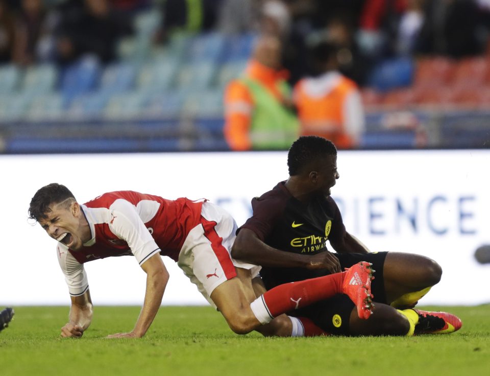 Arsenal trả giá đắt cho trận thắng Man City
