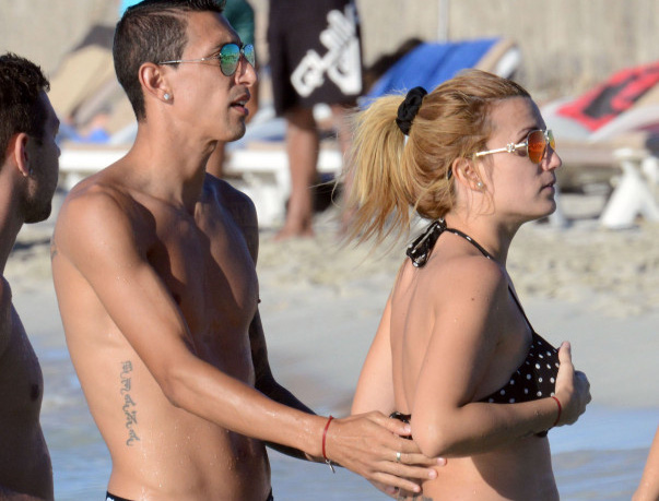 Di Maria  "trốn trại", đưa vợ xinh du hí
