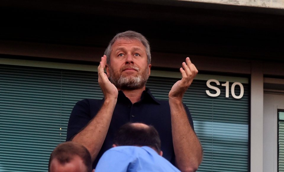Abramovich theo s&aacute;t Chelsea để đưa ra điều chỉnh kịp thời