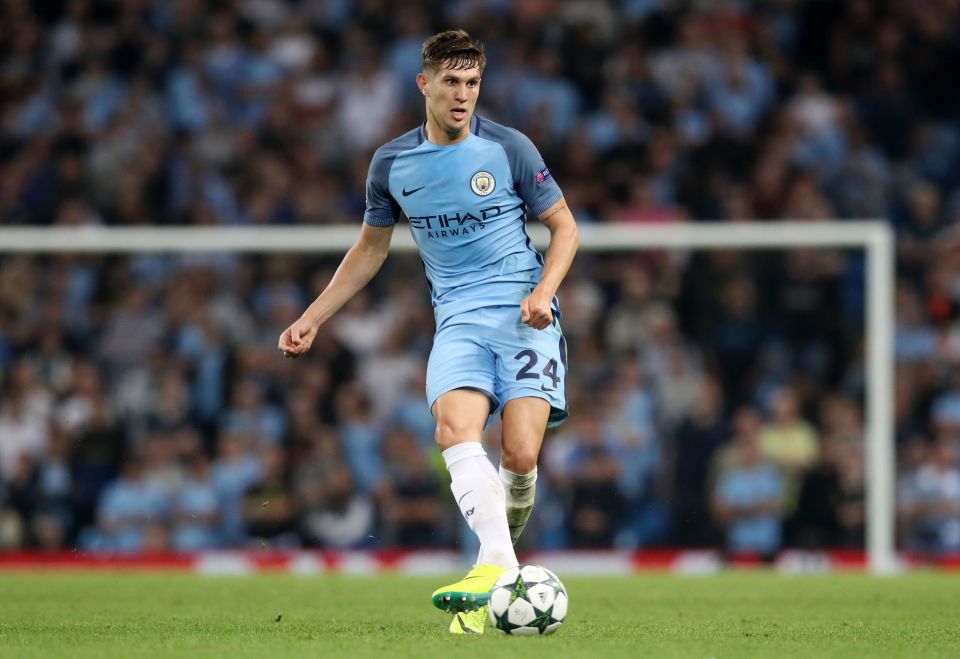 
Trung vệ John Stones
