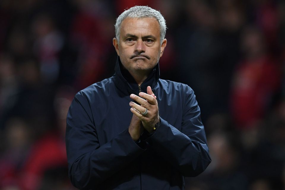 
Sự c&oacute; mặt của HLV Mourinho ở Old Trafford khiến M.U thu h&uacute;t được nhiều ng&ocirc;i sao
