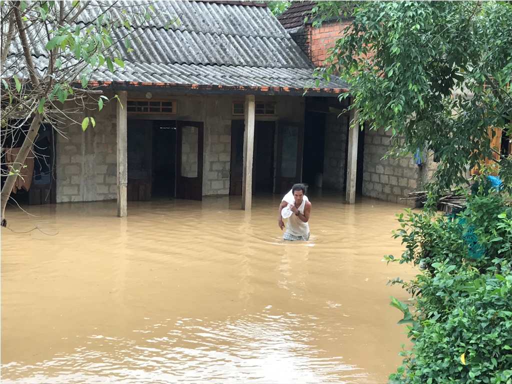 Hơn 2.000 hộ dân Quảng Trị  cũng ngập sâu trong lũ