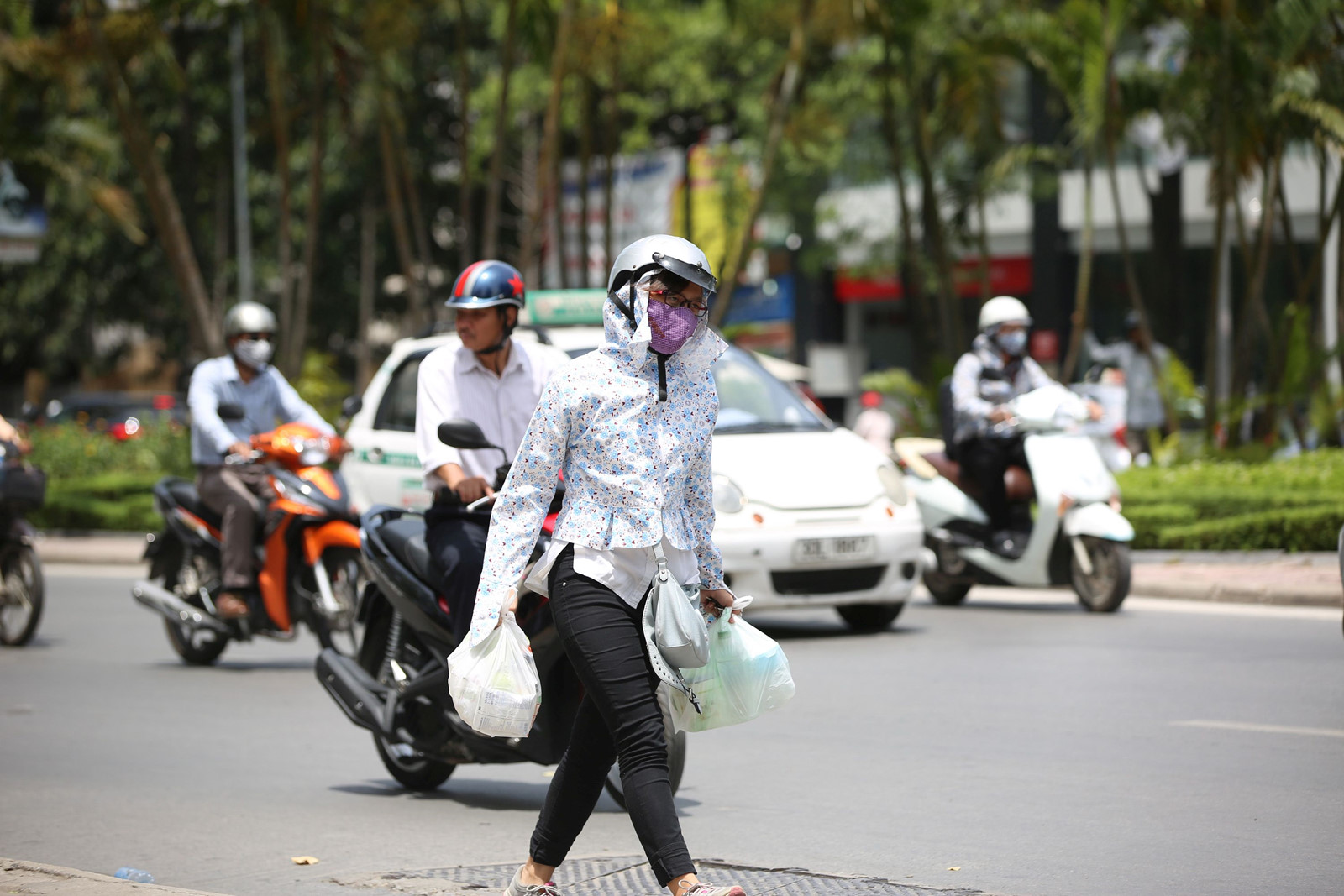 Tia cực tím ở Sài Gòn đang ở mức cực đỉnh: Nguy hại gì?