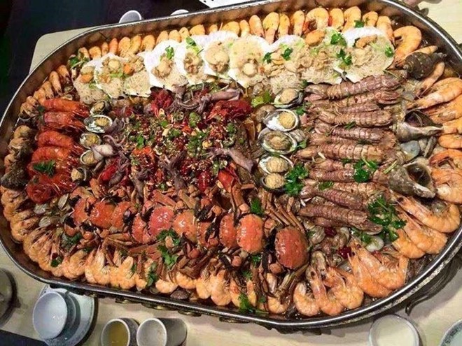 Thực khách, chủ nhà hàng nói gì về nồi lẩu 2 triệu đồng?