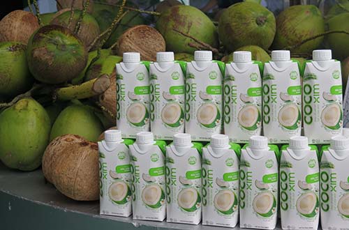 Nước dừa thiên nhiên đã được đóng hộp