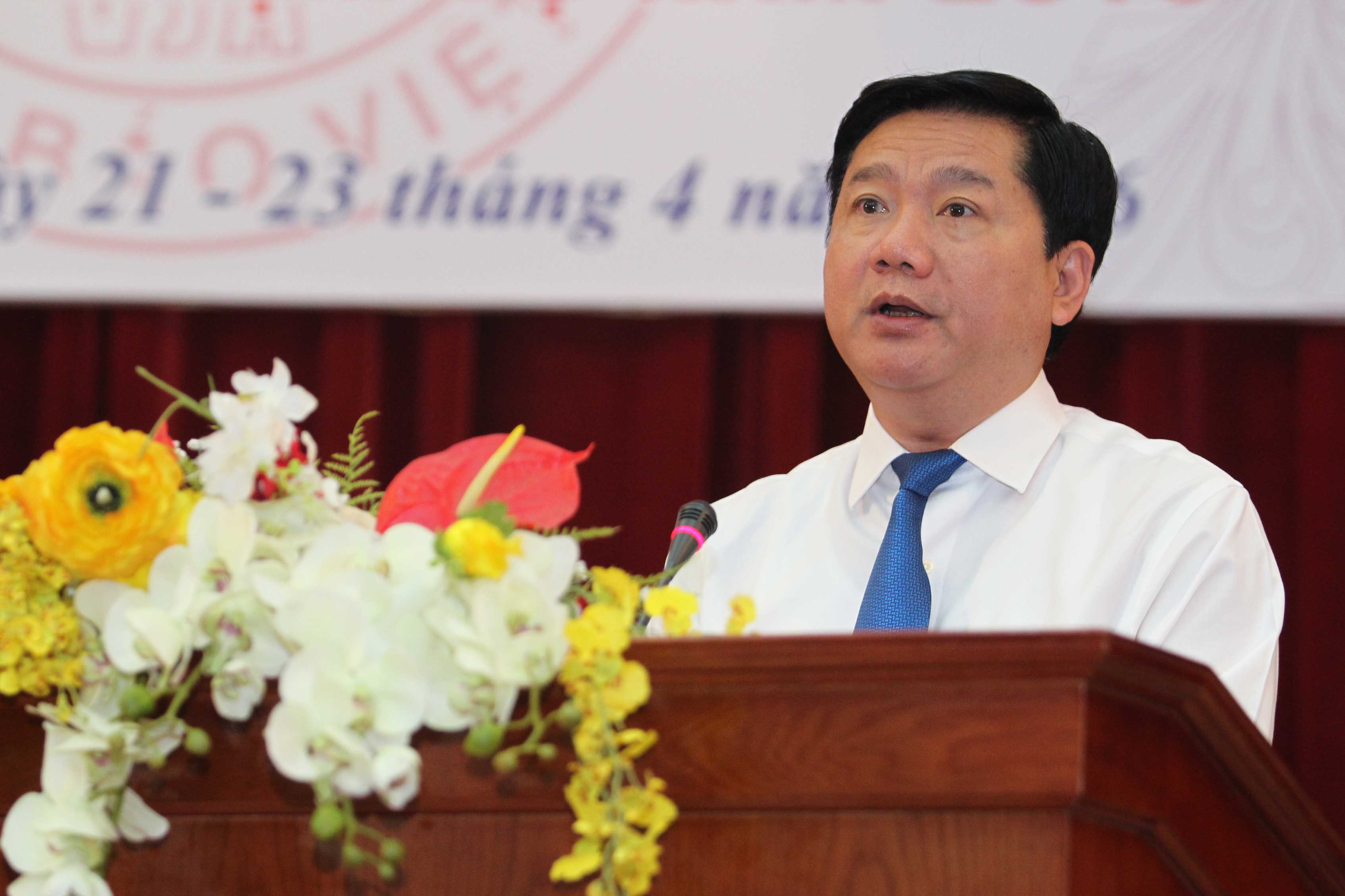Bí thư Đinh La Thăng cùng báo chí trị "bệnh" thành tích