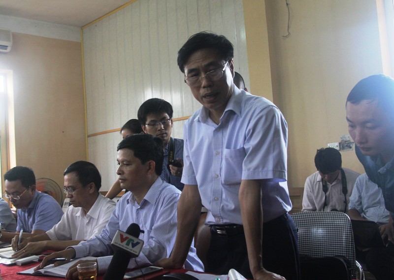 Ông Đỗ Đức Quân báo cáo tại cuộc kiểm tra