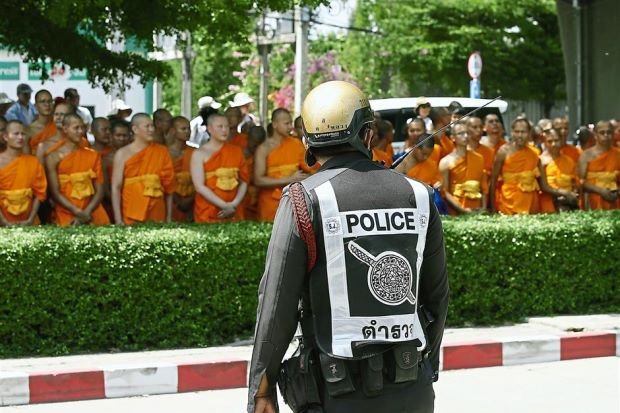 Thái Lan tung máy bay không người lái truy bắt trụ trì "nhúng chàm"