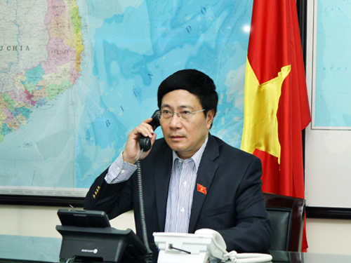Phó Thủ tướng Phạm Bình Minh điện đàm với Ngoại trưởng Kerry