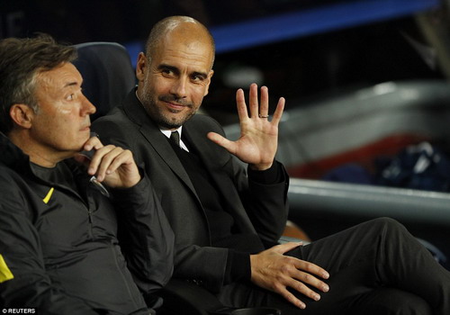 Pep Guardiola kh&ocirc;ng c&ograve;n giữ được nụ cười sau trận đấu