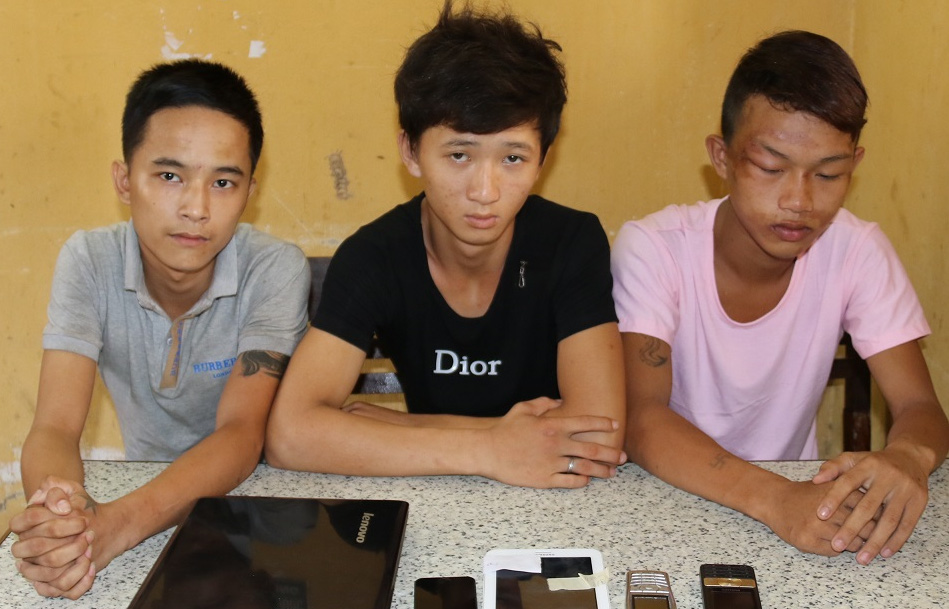 Băng trộm “mặt búng ra sữa” sa lưới