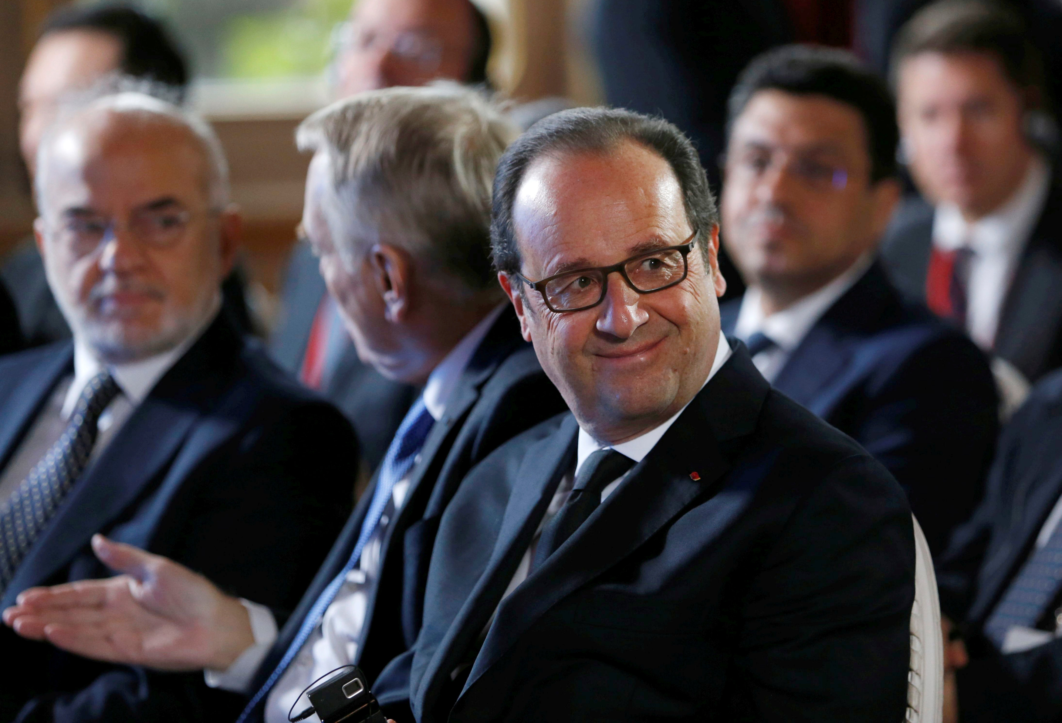 Tổng thống Pháp Francois Hollande dự một hội nghị bộ trưởng bàn về tương lai của TP Mosul - Iraq tại Paris hôm 20-10 Ảnh: REUTERS