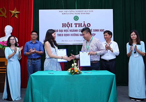 Phát triển nguồn nhân lực công nghệ sinh học