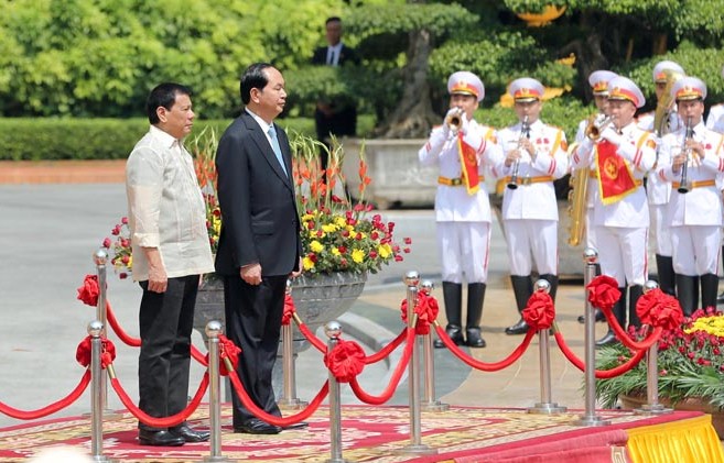 Hai nguy&ecirc;n thủ tại Lễ ch&agrave;o cờ