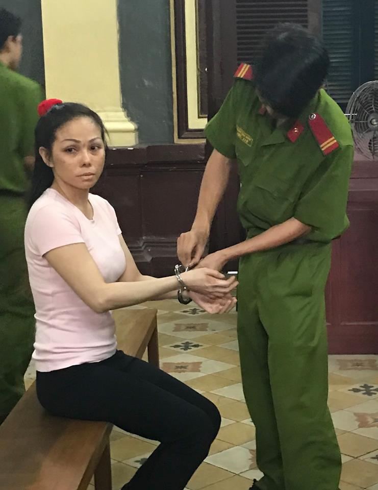 Người đàn bà U40 tổ chức sinh nhật ở khách sạn với thuốc lắc