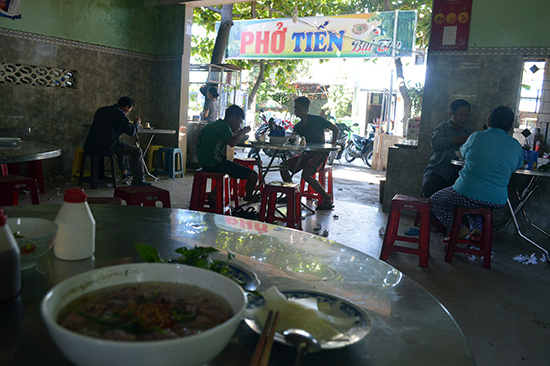 Chuyện lạ ở quán phở... chờ