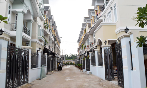 Nhà liền thổ xây sẵn ở Sài Gòn tăng nhiệt