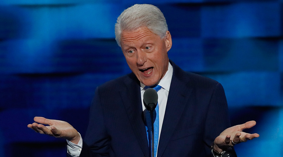 Ông Clinton "lỡ lời" về bệnh tình của bà Hillary