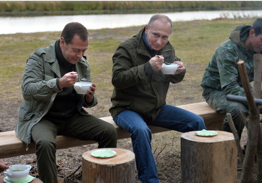 Đảng cầm quyền thắng lớn, TT Putin tính "hồi sinh" KGB