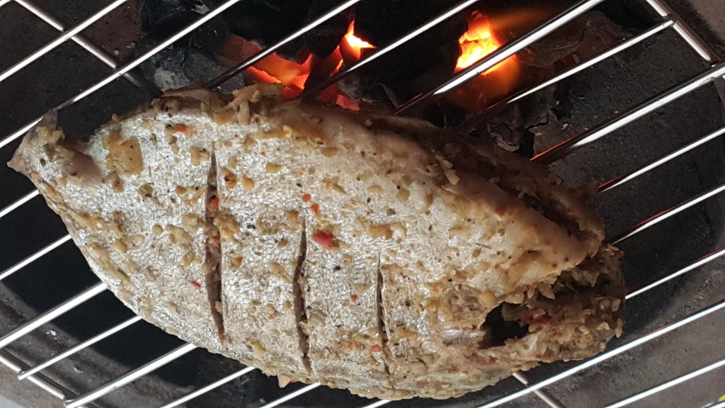 Đi chợ quê sớm hôm giữa Sài Gòn