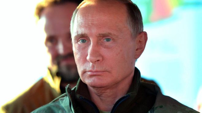 
Tổng thống Putin đang đối đầu với phương T&acirc;y. Ảnh: AP

