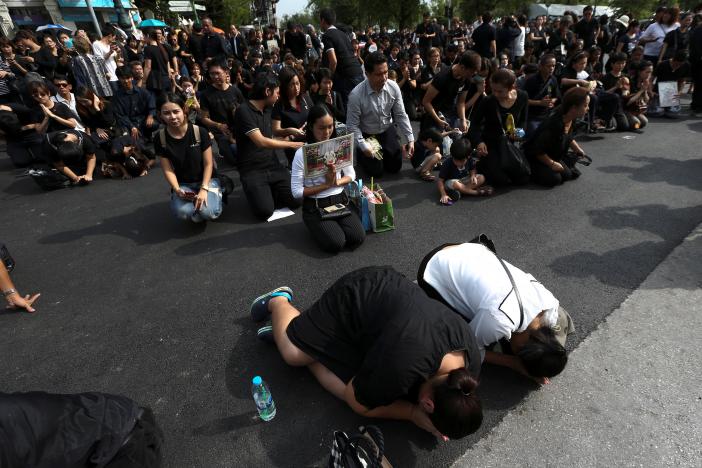 
X&uacute;c động tr&agrave;o d&acirc;ng. Ảnh: Reuters
