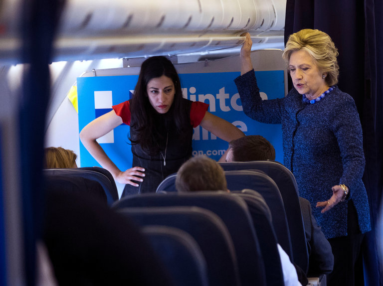 Chấn động bầu cử Mỹ: FBI điều tra bà Clinton