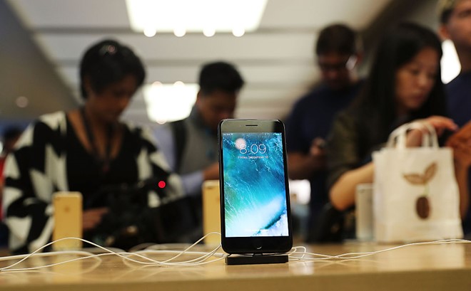 Ở Trung Quốc, câu chuyện các cô gái thử lòng bạn trai bằng iPhone 7 là điều không mấy xa lạ. Nhưng để có được đến 20 bạn trai và mỗi người đều tặng iPhone, nhân vật Xiaoli đã trở thành huyền thoại mạng ở đất nước này. Ảnh: iTechpost.