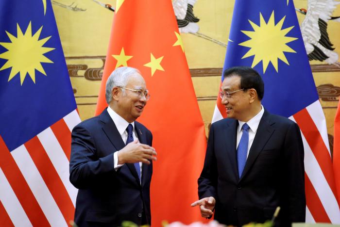 Thủ tướng Malaysia bị chỉ trích “bán nước” sau chuyến thăm Trung Quốc