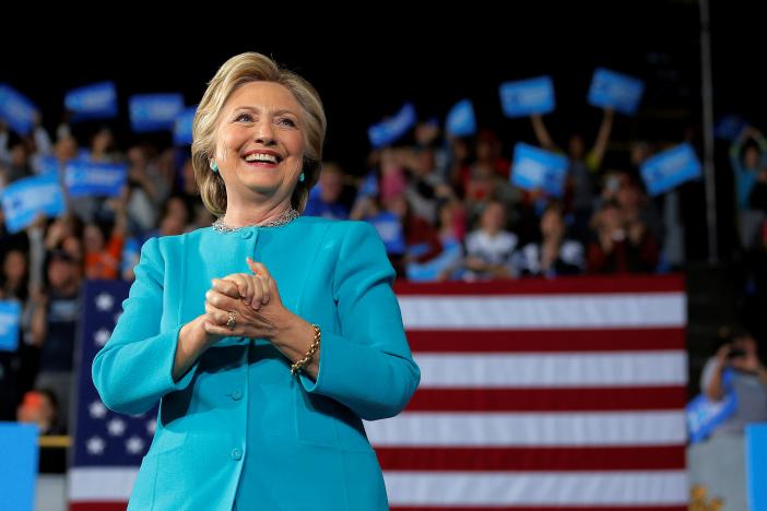 Bà Clinton “lạnh nhạt” với kết luận của FBI
