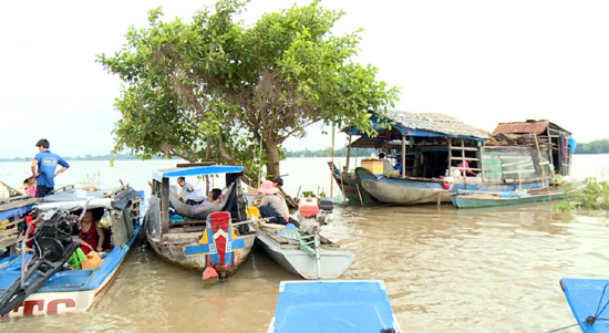 Bồi hồi, day dứt nơi đầu nguồn con nước miền Tây