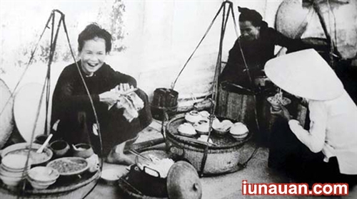 G&aacute;nh b&uacute;n ốc nguội trong những con hẻm, con ng&otilde; nhỏ dường như in s&acirc;u v&agrave;o tiềm thức của người H&agrave; Nội xưa.