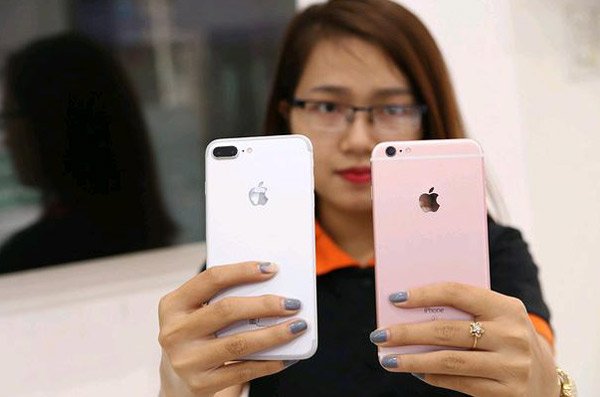 iPhone 7 32 GB x&aacute;ch tay c&oacute; gi&aacute; 15 triệu đồng