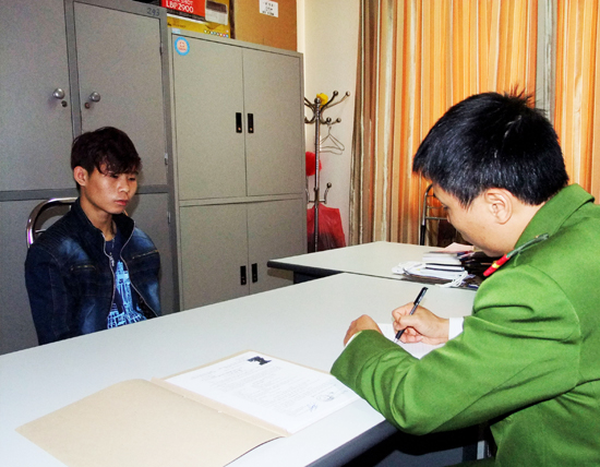 Trộm cắp của bố mẹ rồi trốn truy nã