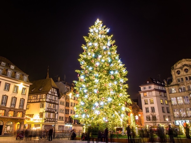 10 cây thông Noel đẹp nhất thế giới