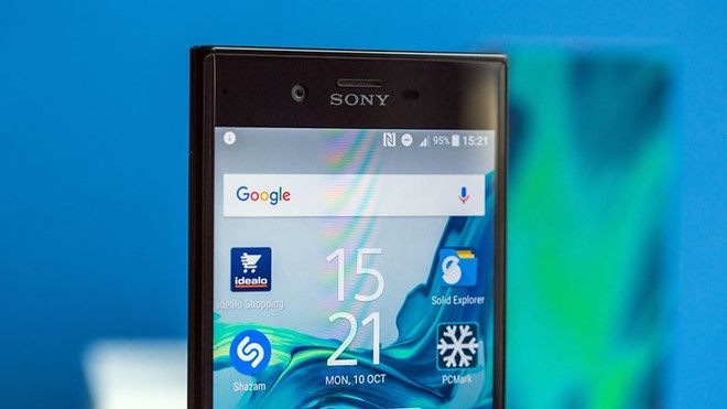 Chiếc Xperia XZ không khác mấy so với Xperia Z3 hay Z5. Ảnh: Androidpit.