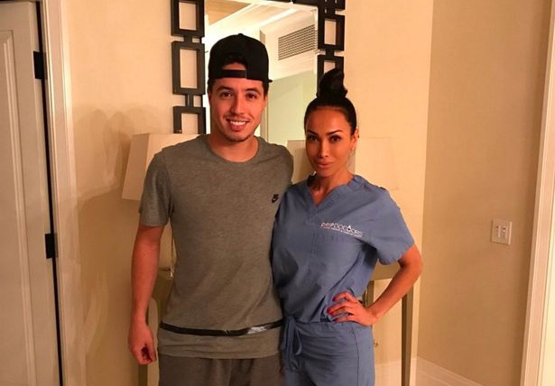 Tài khoản Twitter bị hack, Nasri lộ scandal sex với bác sĩ?